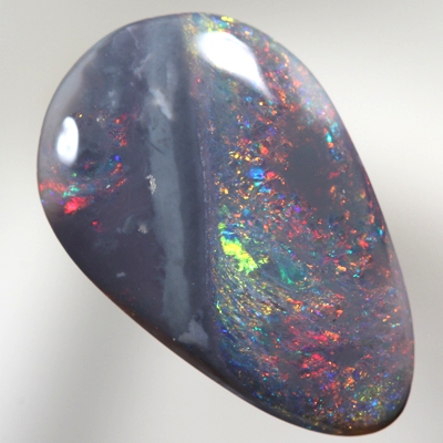 SOLID BLACK OPAL Sparkling with bright and rich colour in bands